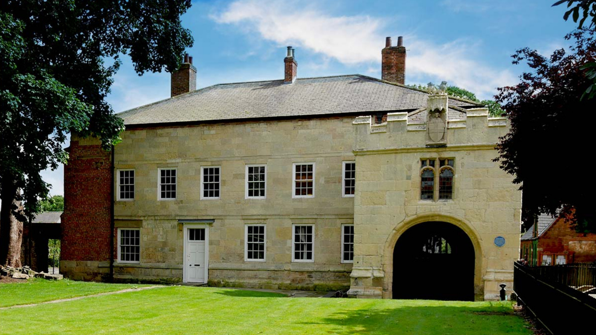 HOWDEN BISHOPS MANOR